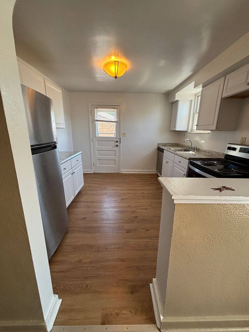 Apartment for rent at 1300 Kelton Ave, Pittsburgh, PA 15216