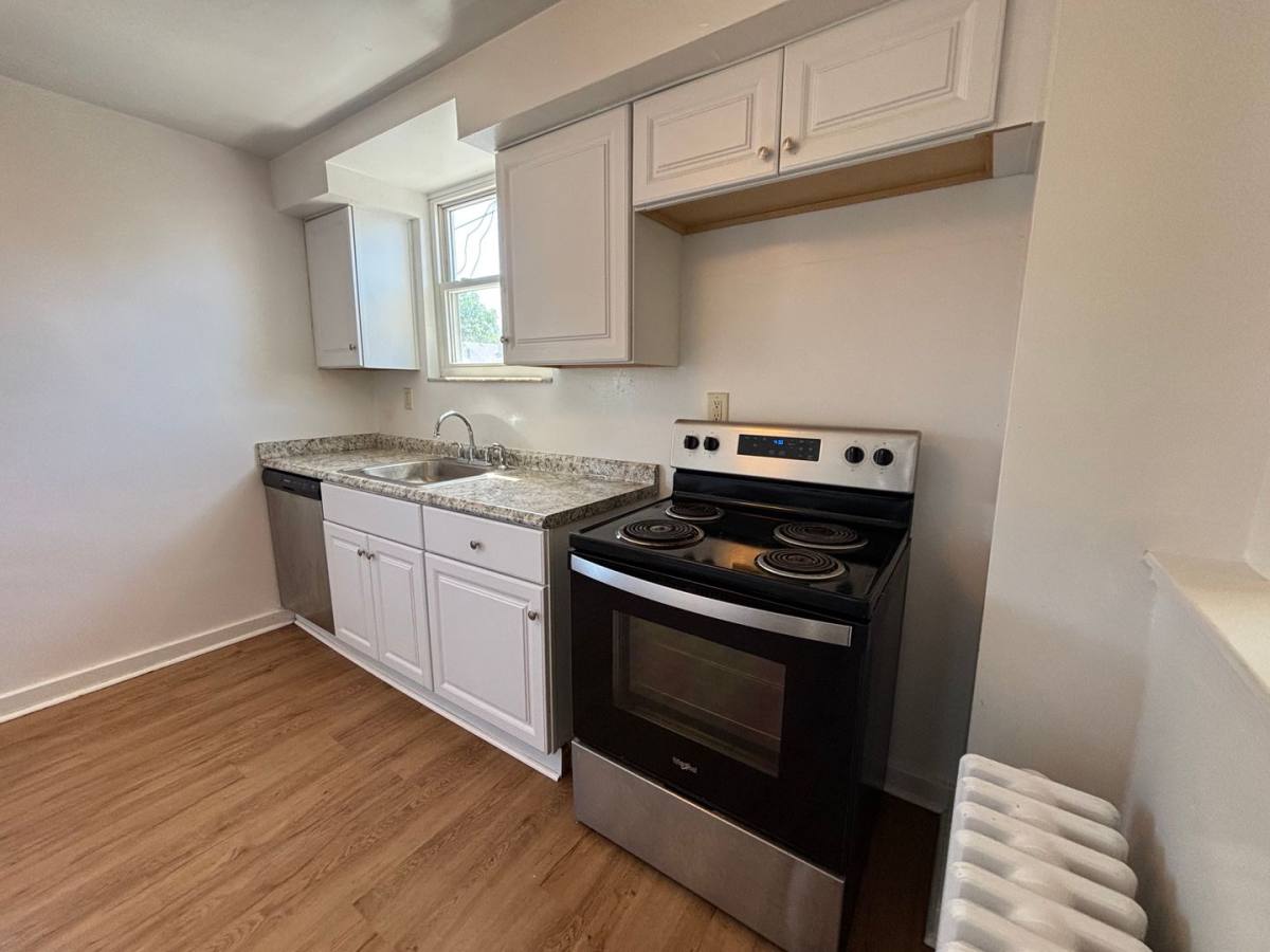 Apartment for rent at 1300 Kelton Ave, Pittsburgh, PA 15216