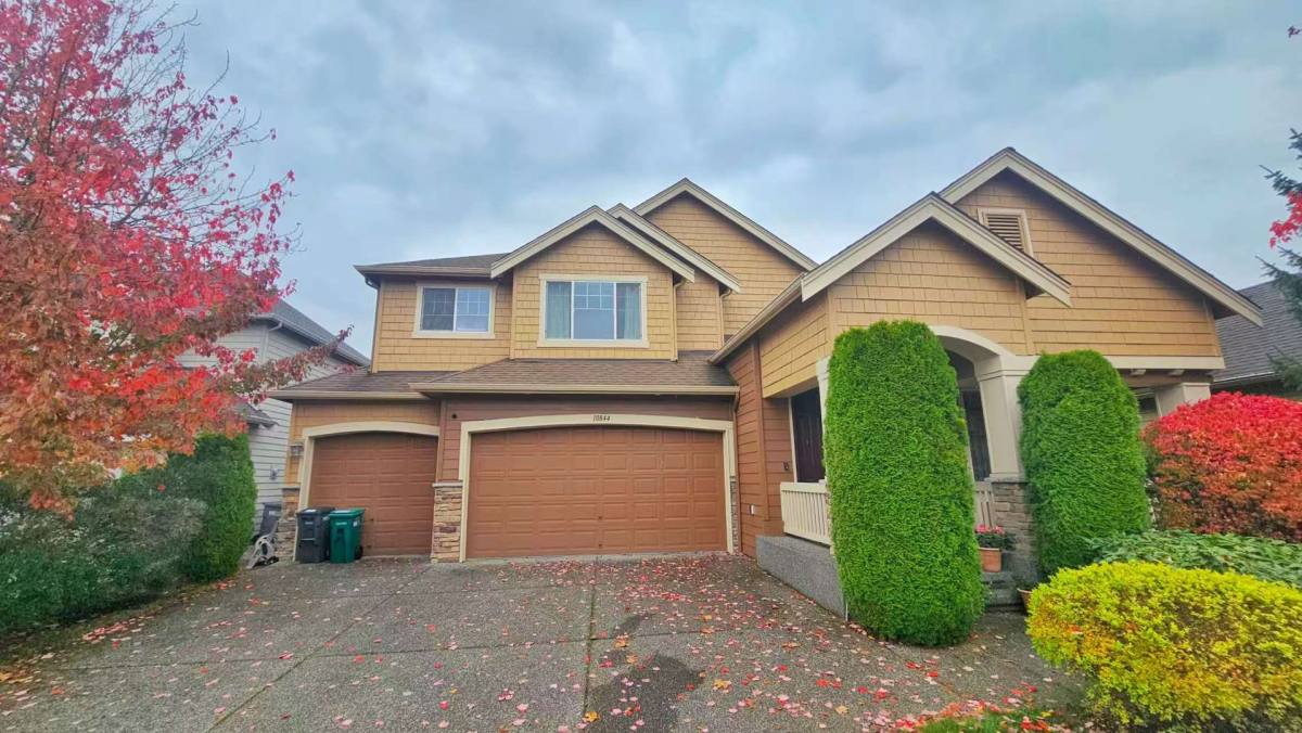 House for rent at 10844 Muirwood Way NE, Redmond, WA 98053
