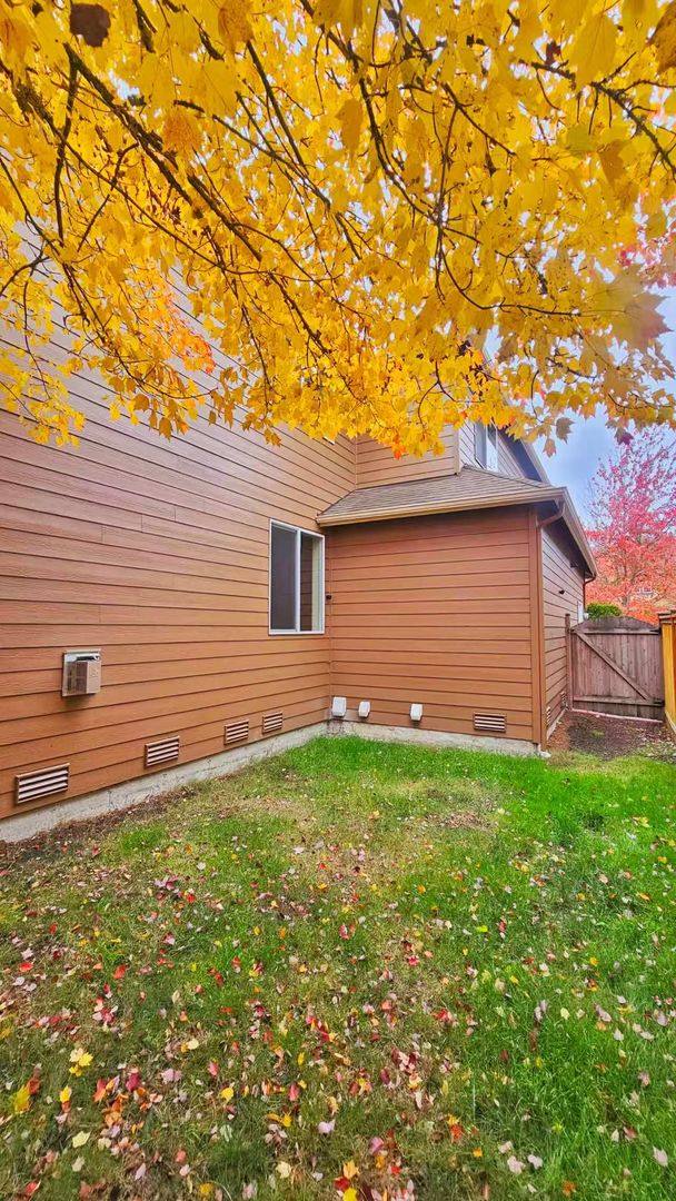 House for rent at 10844 Muirwood Way NE, Redmond, WA 98053