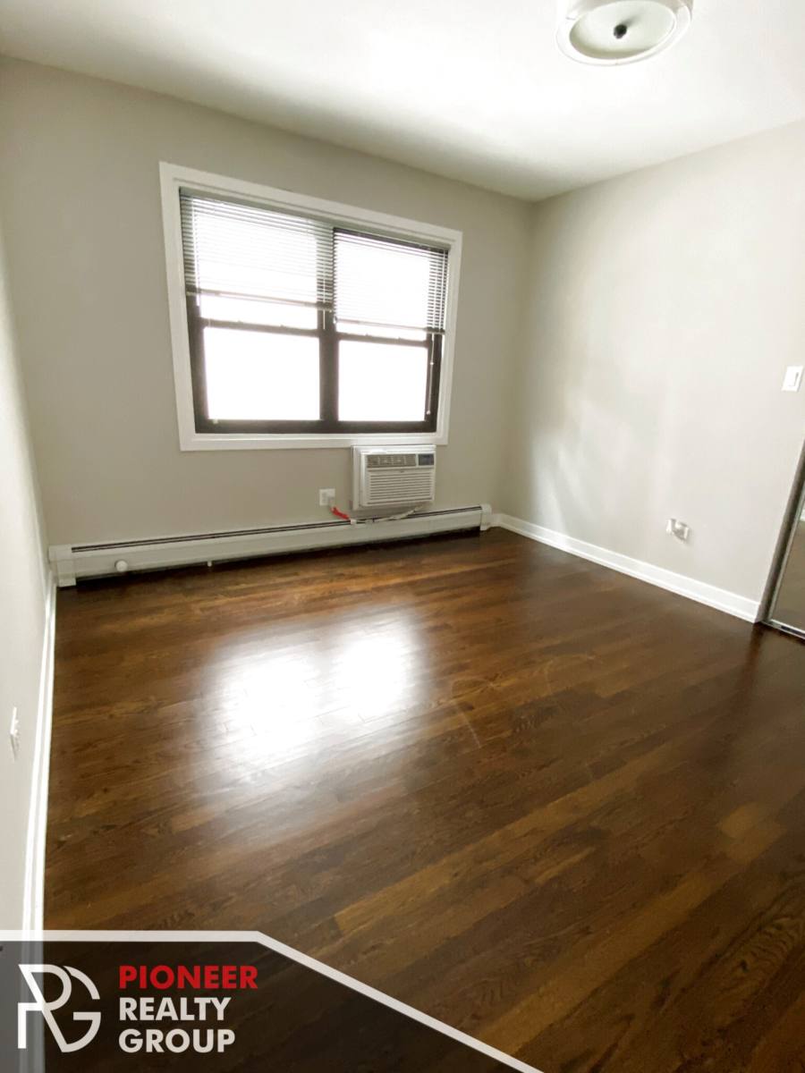Apartment for rent at 5536 N Sheridan Rd, Chicago, IL 60640