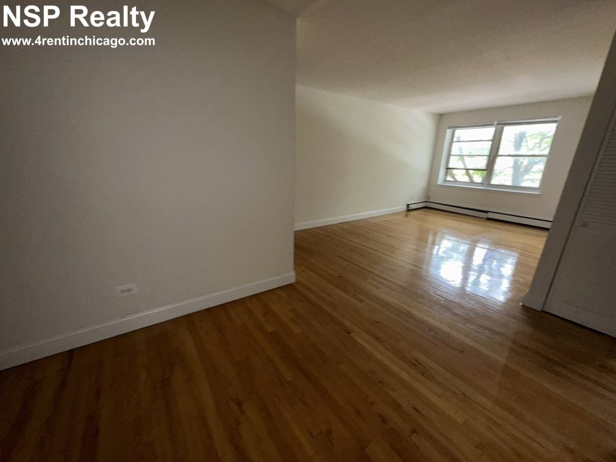 Apartment for rent at 6830 N Sheridan #352, Chicago, IL 60626