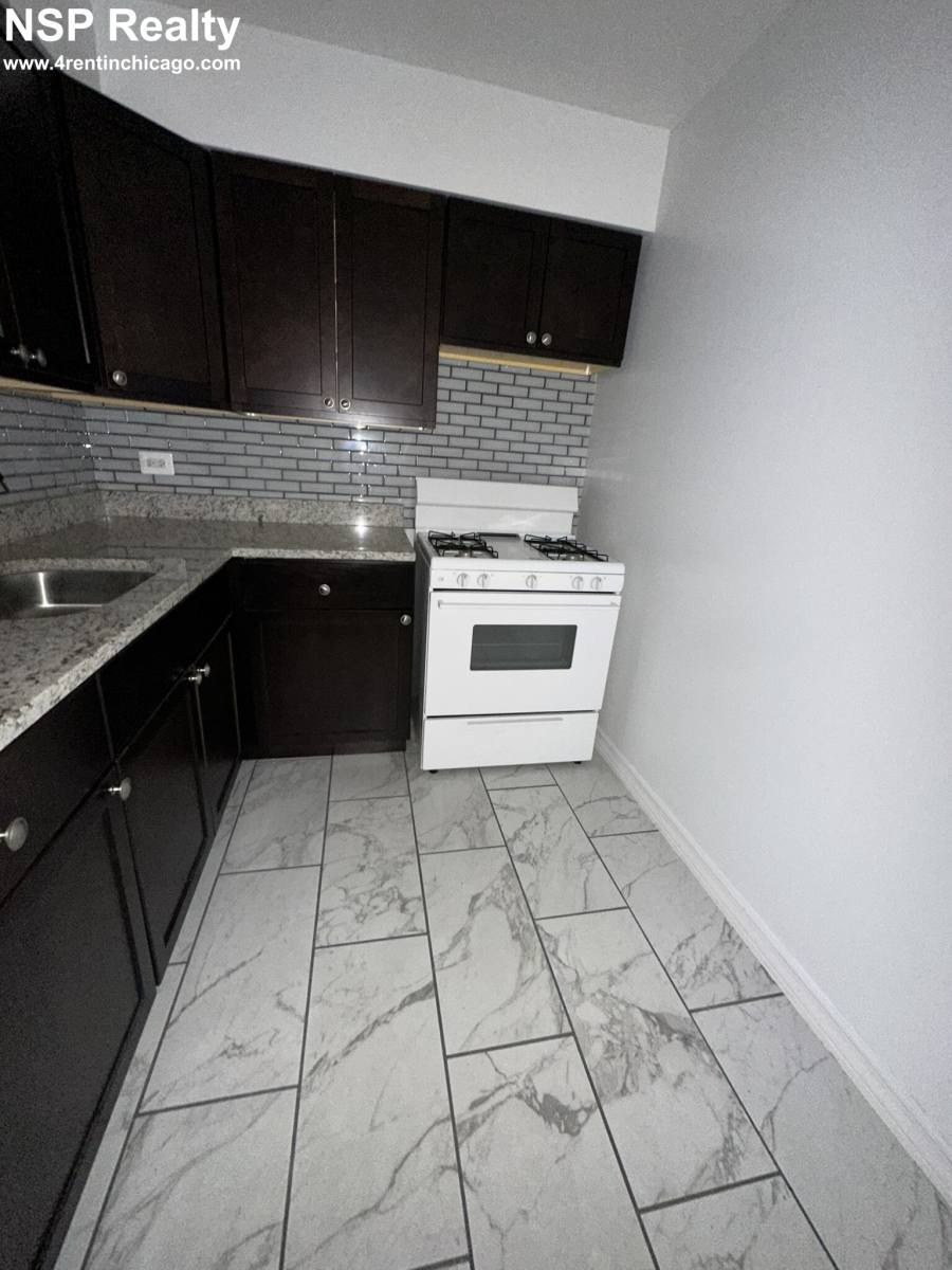Apartment for rent at 6830 N Sheridan #352, Chicago, IL 60626
