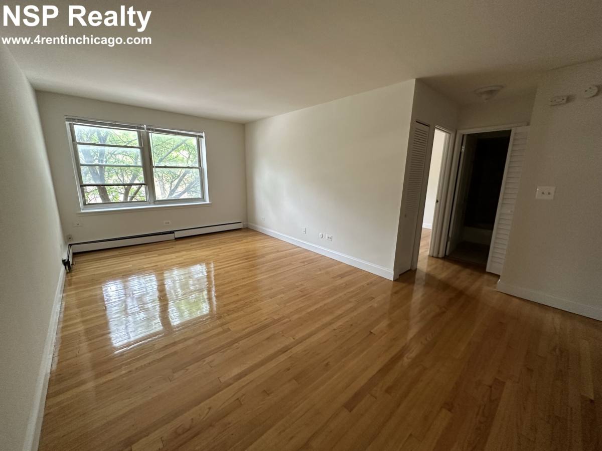 Apartment for rent at 6830 N Sheridan #352, Chicago, IL 60626