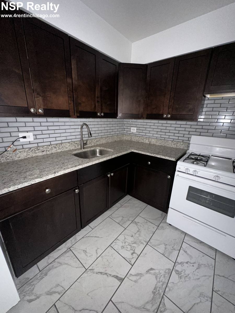 Apartment for rent at 6830 N Sheridan #352, Chicago, IL 60626