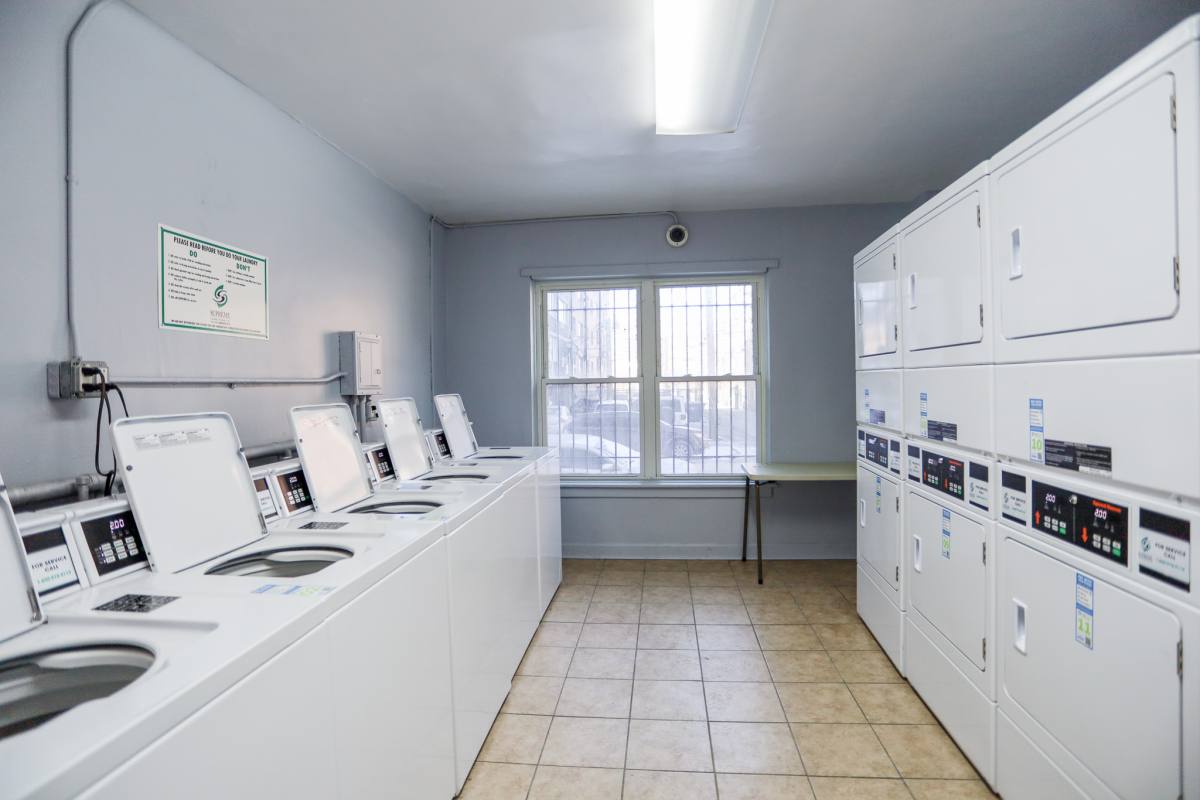 Apartment for rent at 1061 W Rosemont #602, Chicago, IL 60660