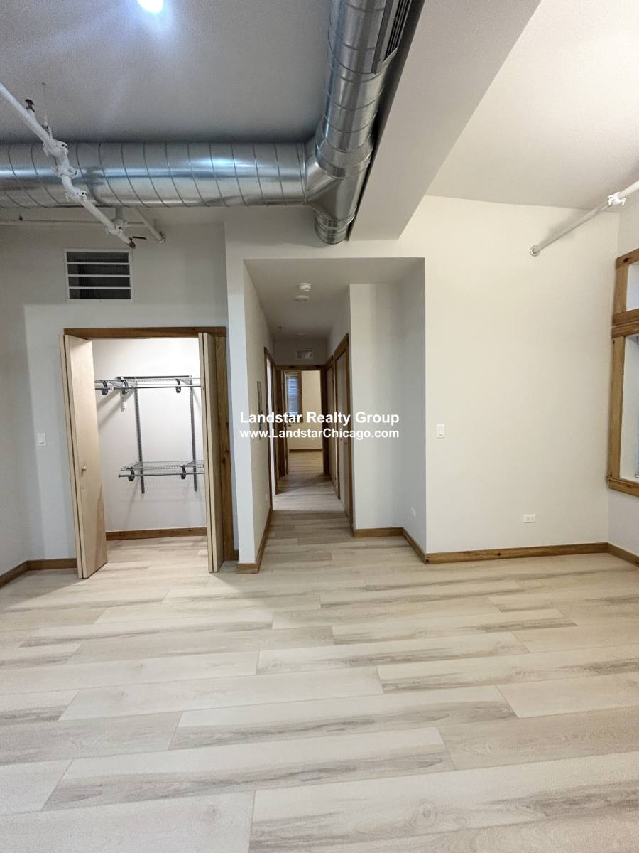 Apartment for rent at 4611 S Ellis Ave, Chicago, IL 60653