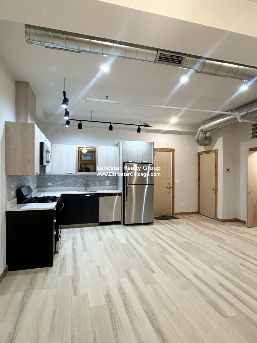 Apartment for rent at 4611 S Ellis Ave, Chicago, IL 60653