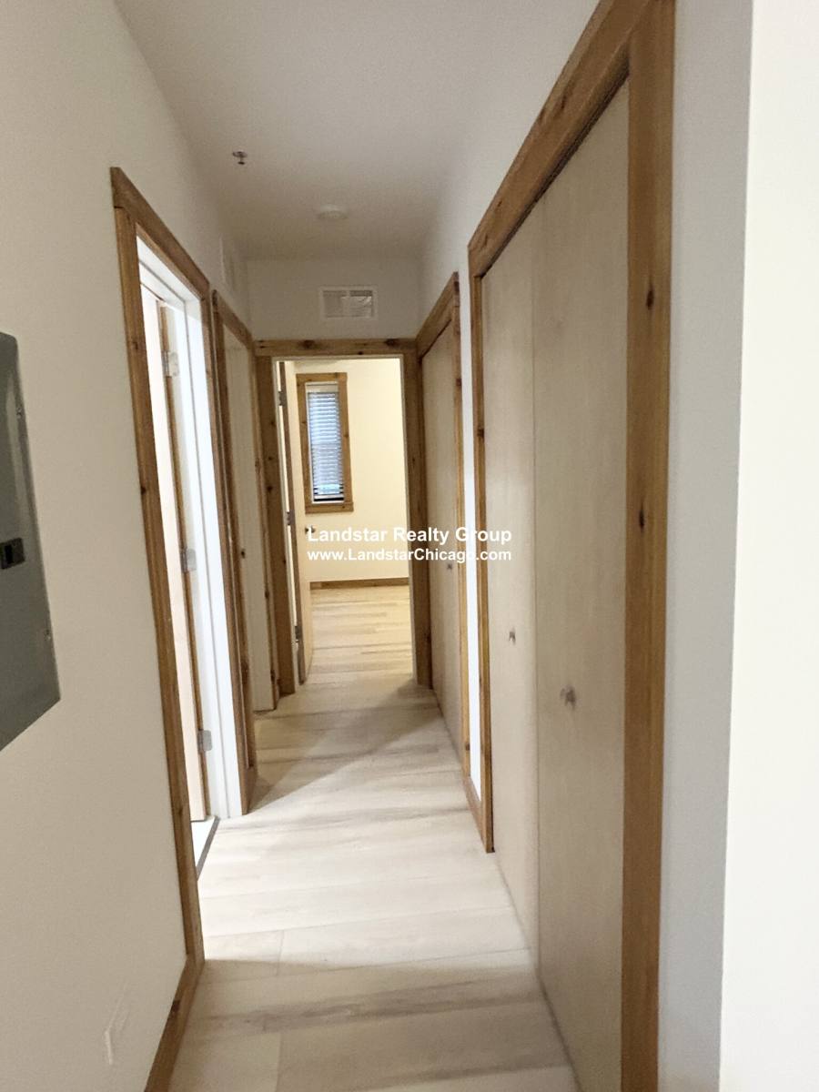 Apartment for rent at 4611 S Ellis Ave, Chicago, IL 60653