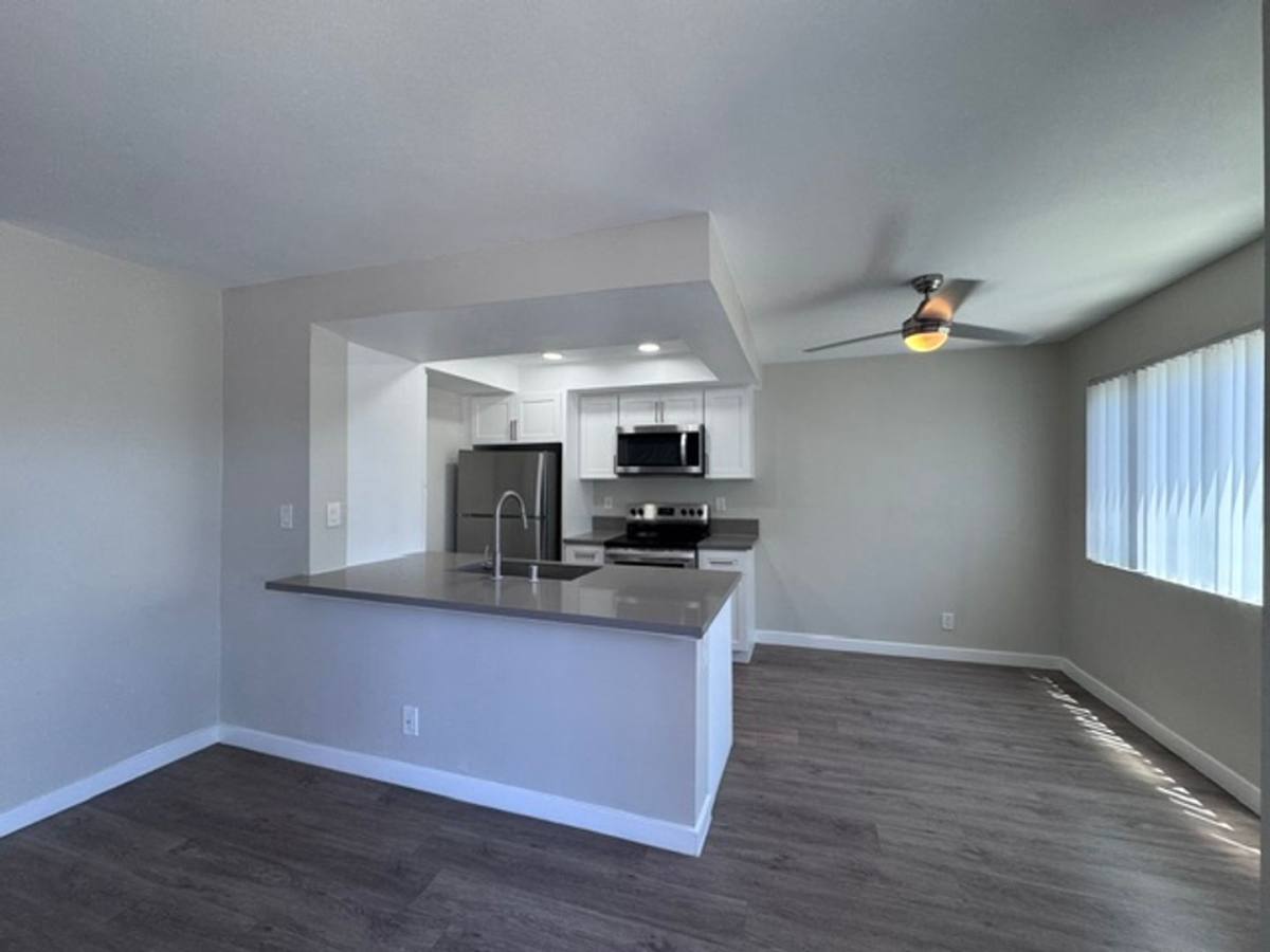 Apartment for rent at 425 Coronado Ave, Long Beach, CA 90814