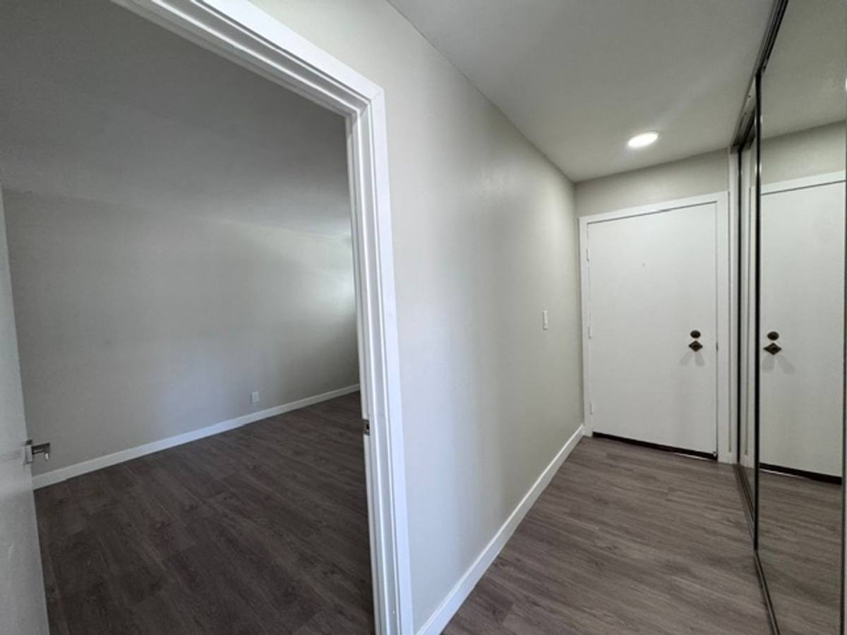 Apartment for rent at 425 Coronado Ave, Long Beach, CA 90814