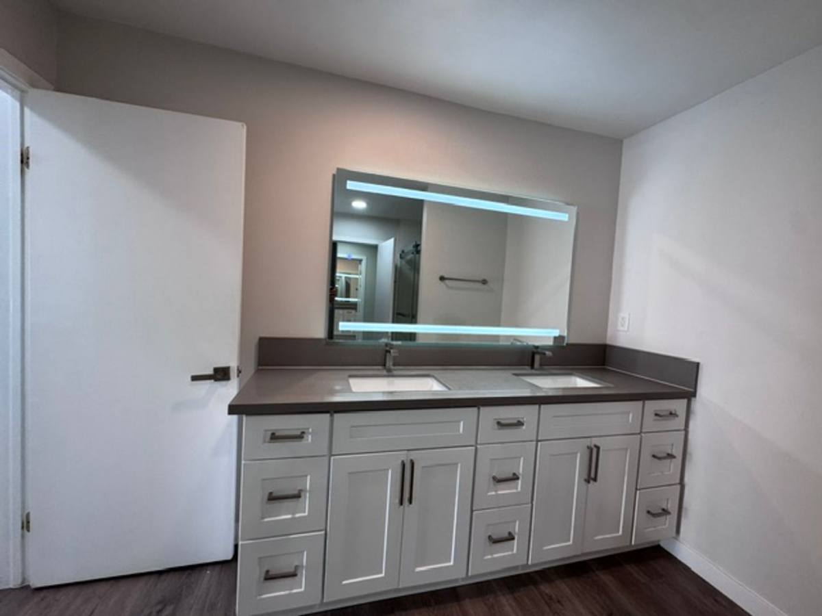 Apartment for rent at 425 Coronado Ave, Long Beach, CA 90814