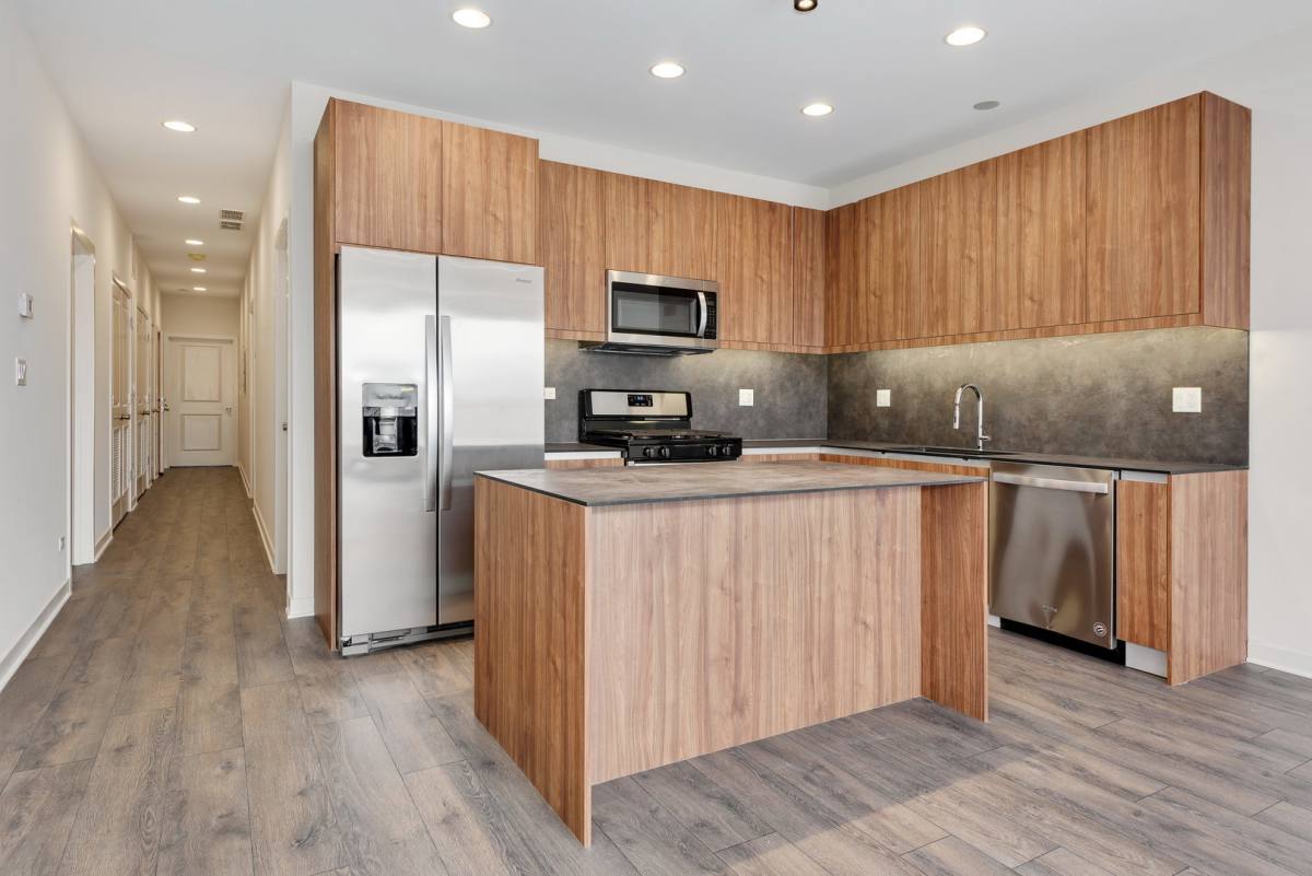 Apartment for rent at 2824 W Van Buren St #201, Chicago, IL 60612