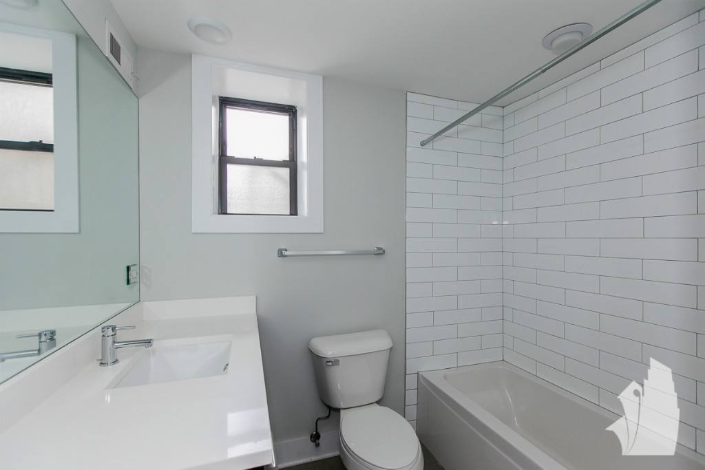 Apartment for rent at 1952 W Nelson St, Chicago, IL 60657