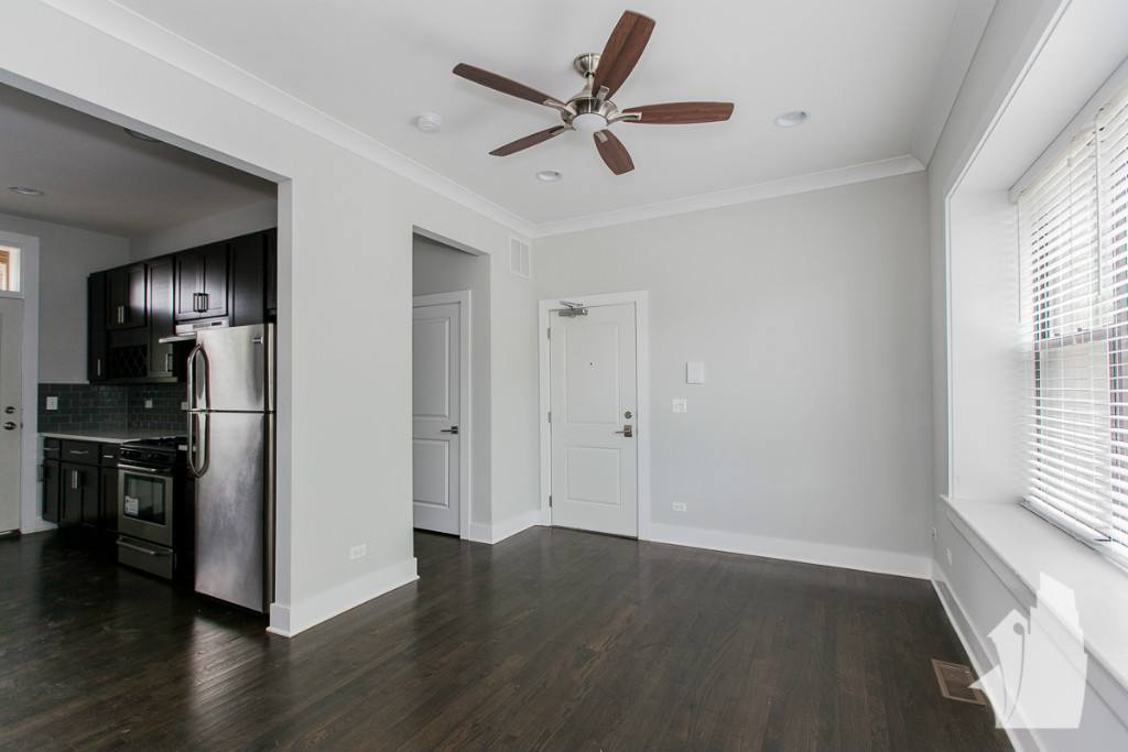 Apartment for rent at 1952 W Nelson St, Chicago, IL 60657