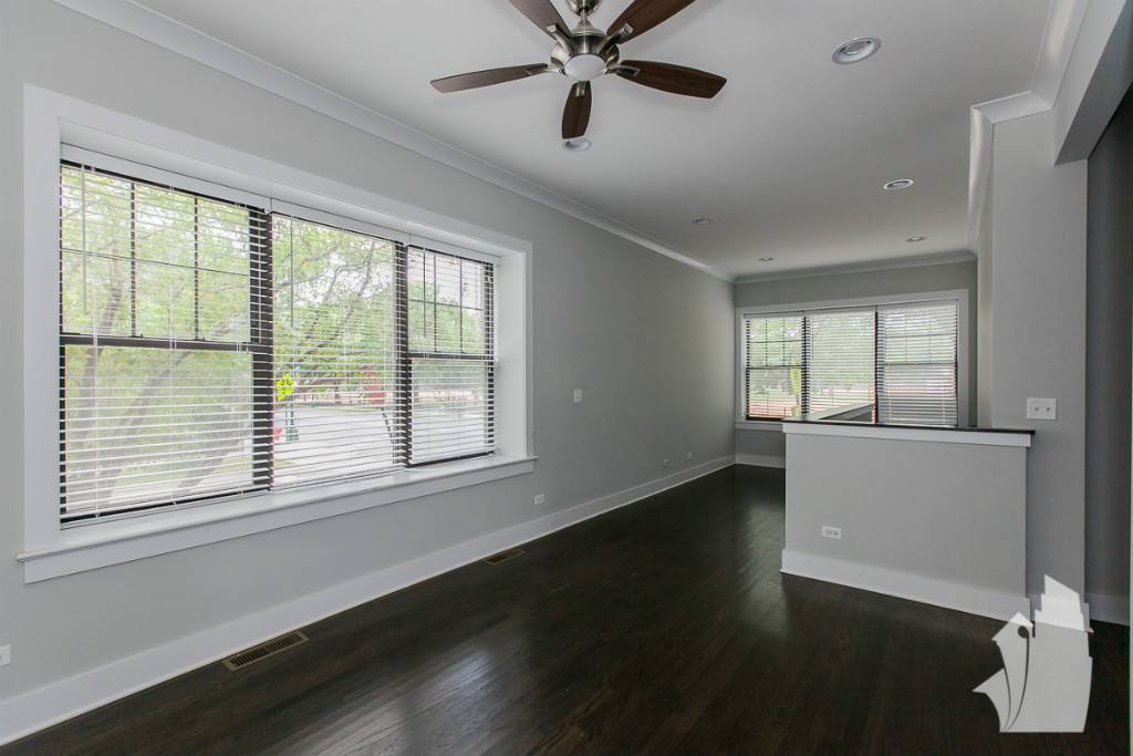 Apartment for rent at 1952 W Nelson St, Chicago, IL 60657