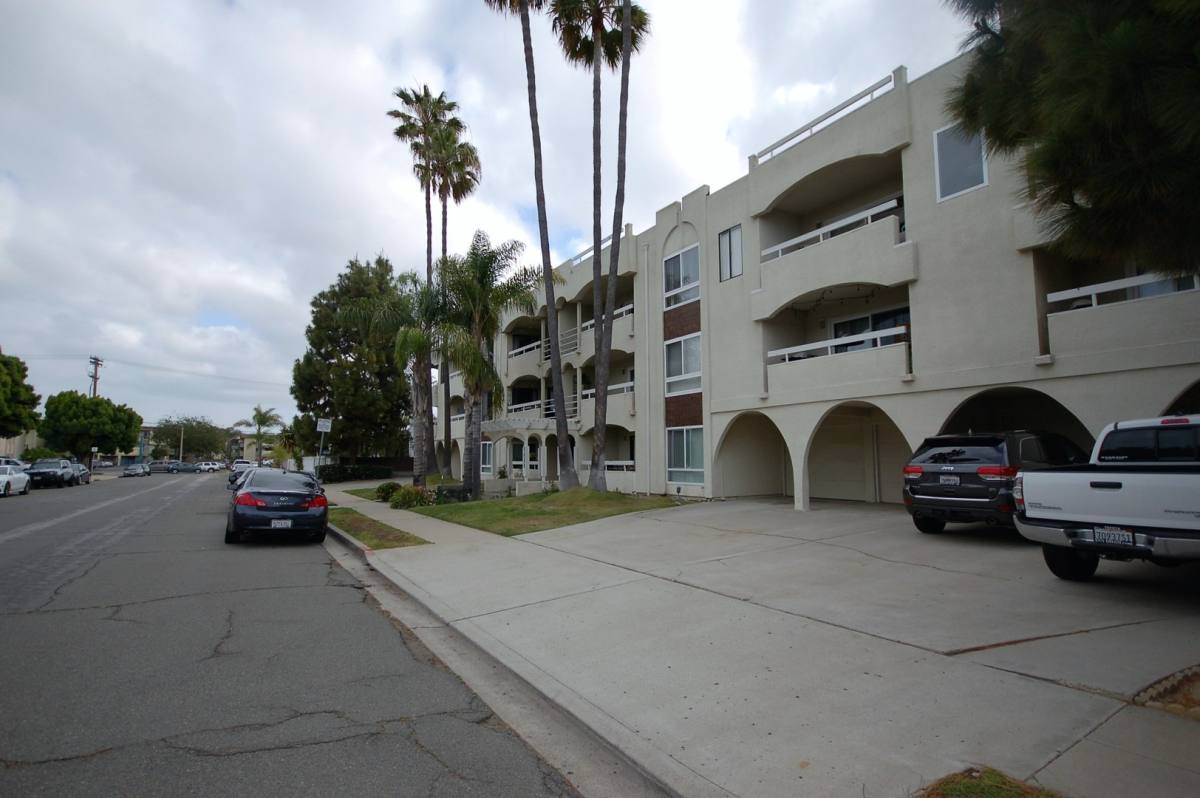 Condo for rent at 3747 Yosemite St, San Diego, CA 92109