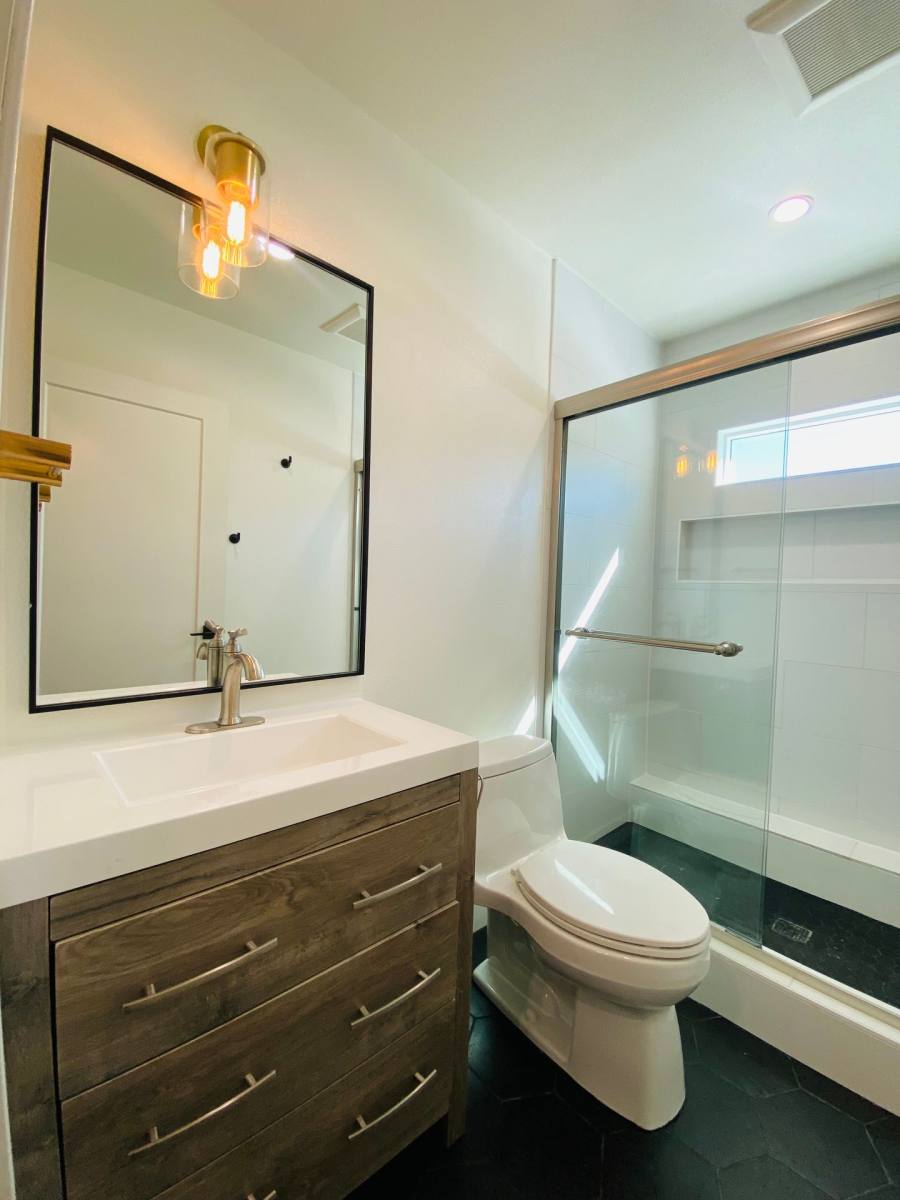 Apartment for rent at 2224 Oak St, Santa Monica, CA 90405