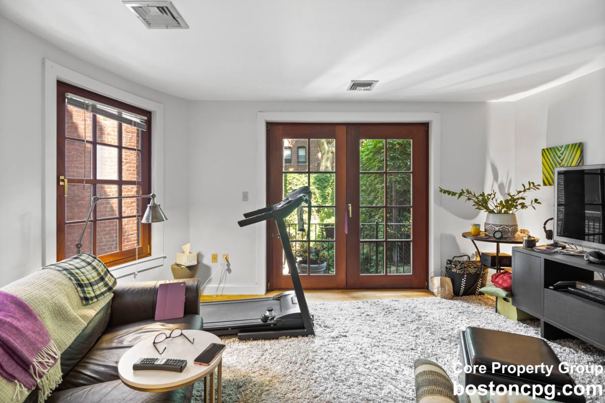Townhouse for rent at 3 Belgravia Place #2, Boston, MA 02113