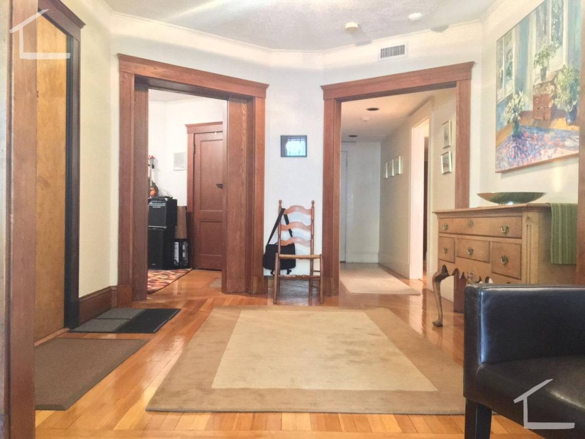 Apartment for rent at 12 Dean Rd #1E, Brookline, MA 02445