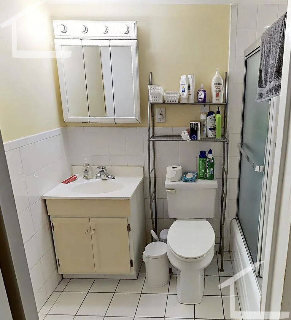 Apartment for rent at 12 Dean Rd #1E, Brookline, MA 02445