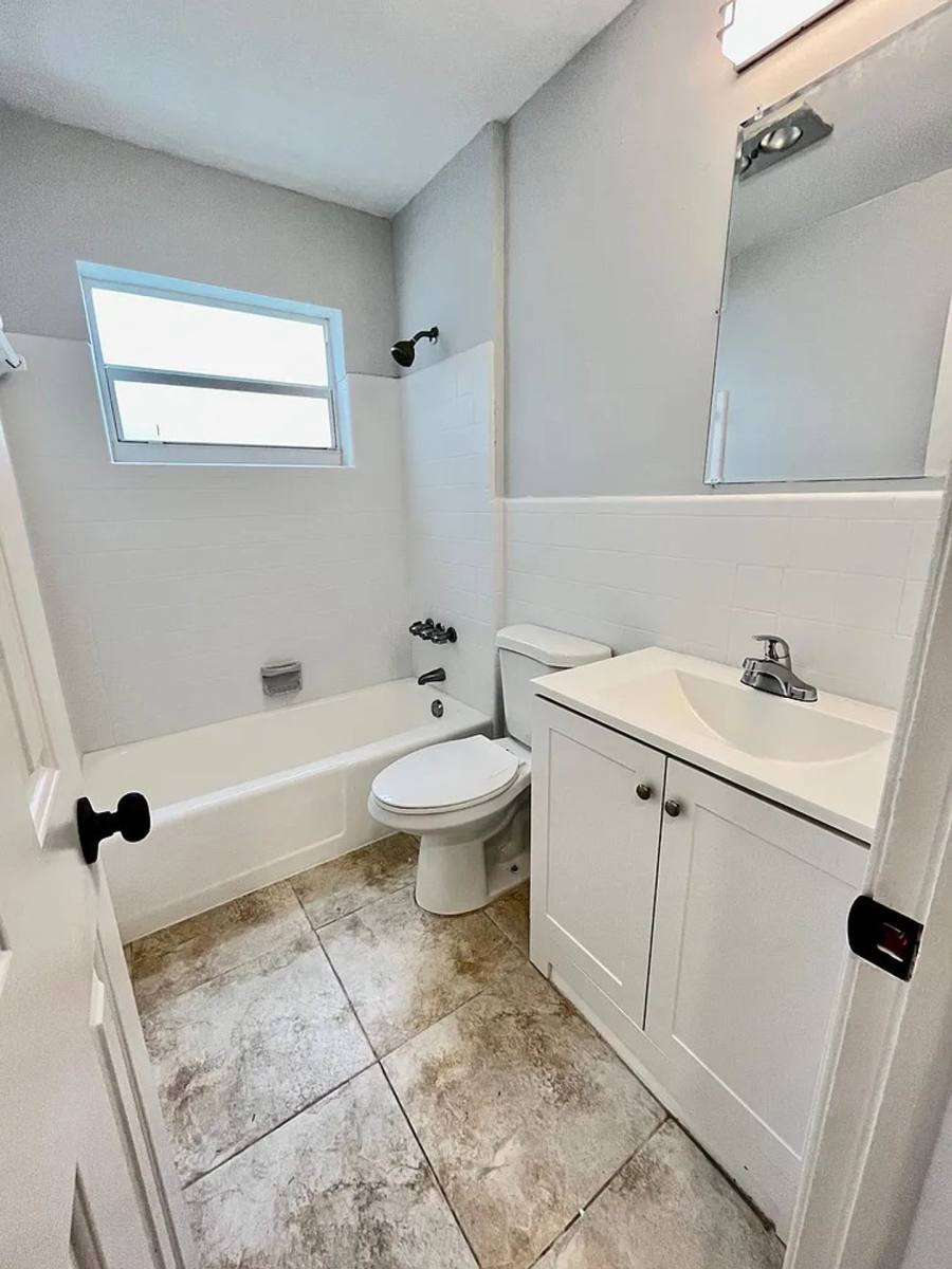 Apartment for rent at 2813 NE 27th St, Pompano Beach, FL 33064