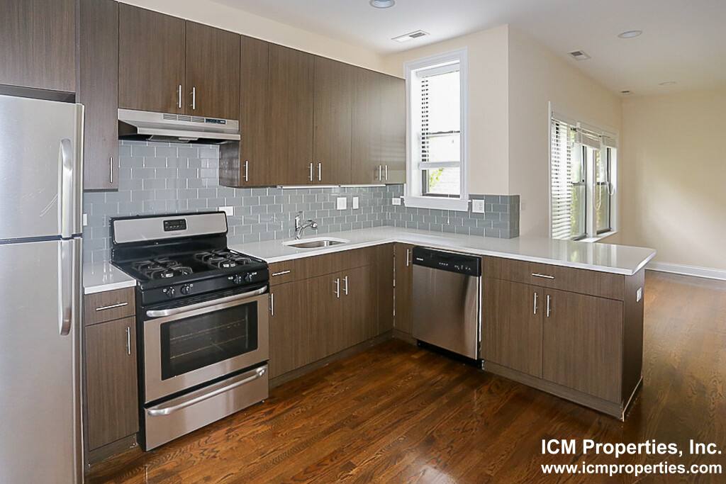 Apartment for rent at 3709 N Wilton Ave #3, Chicago, IL 60613