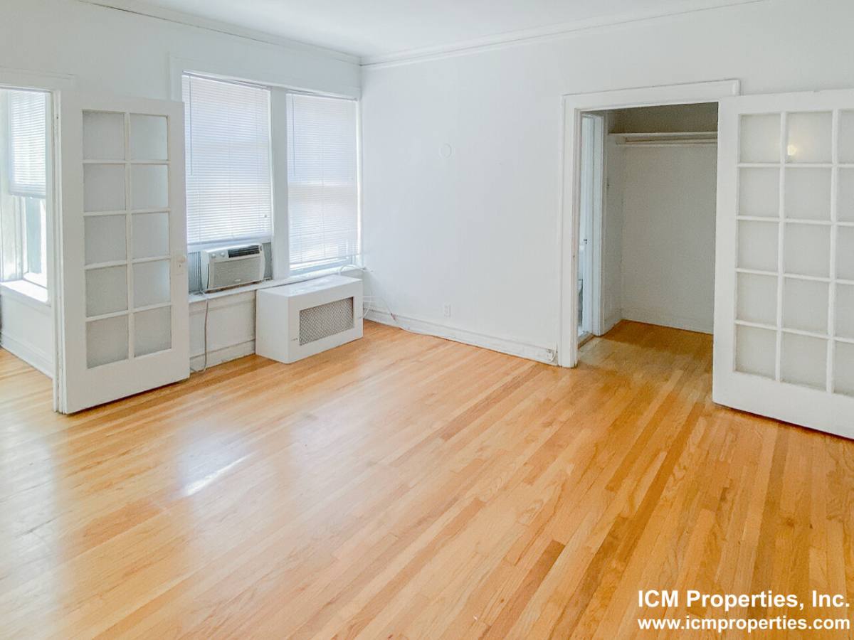 Apartment for rent at 428 W Surf St #432-211 Fp, Chicago, IL 60657