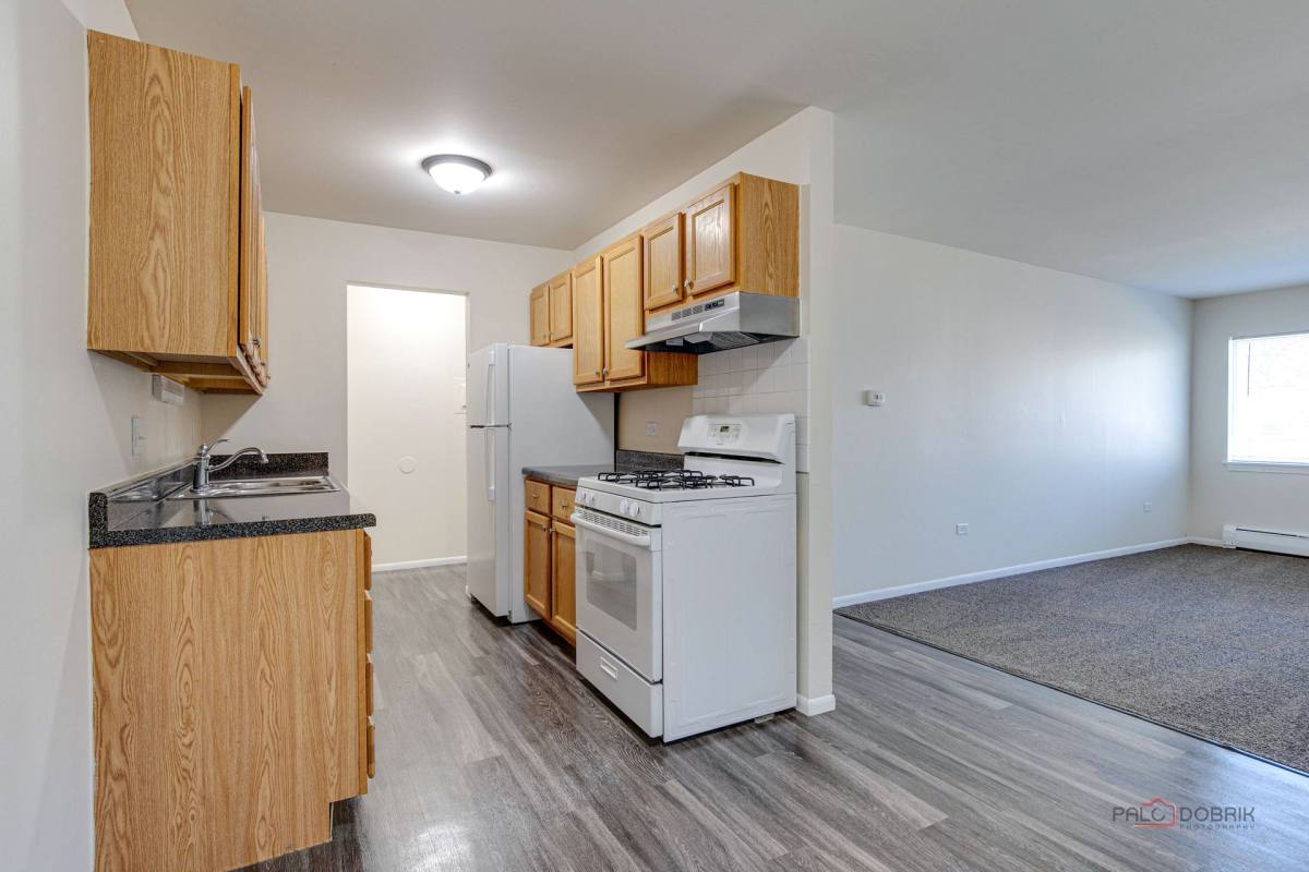 Apartment for rent at 550 Deepwoods Dr, Mundelein, IL 60060