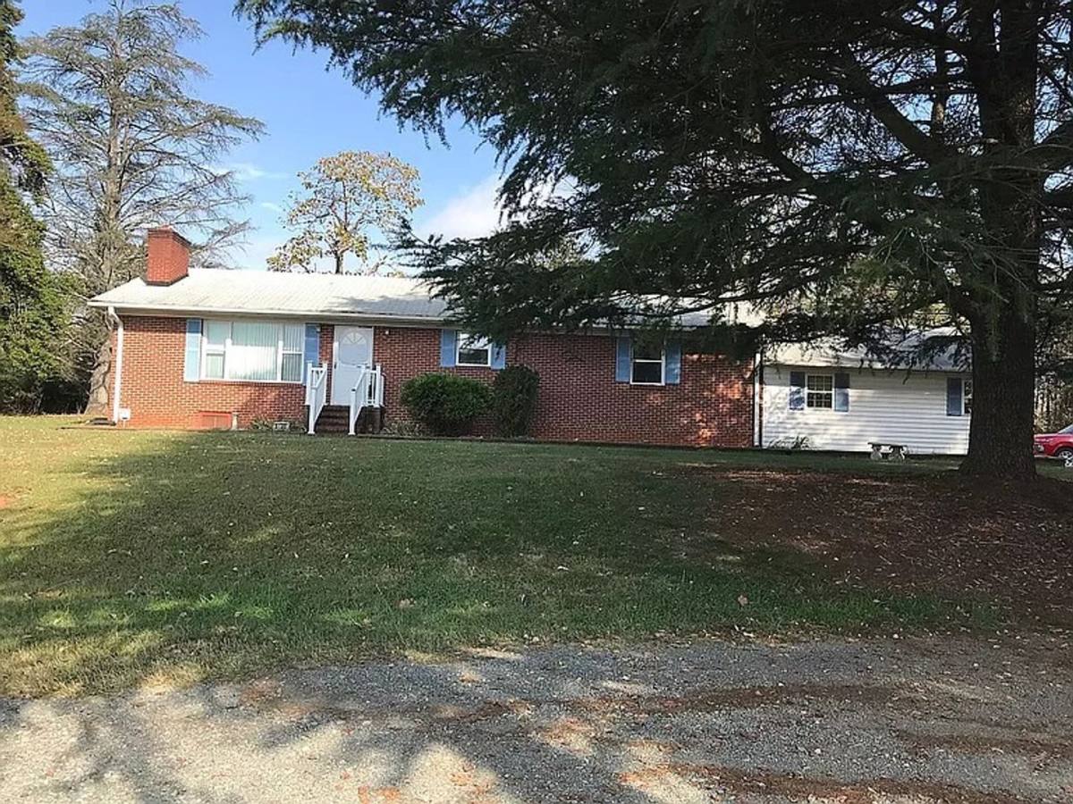 House for rent at 5635 Sandhill Dr, Winston Salem, NC 27105