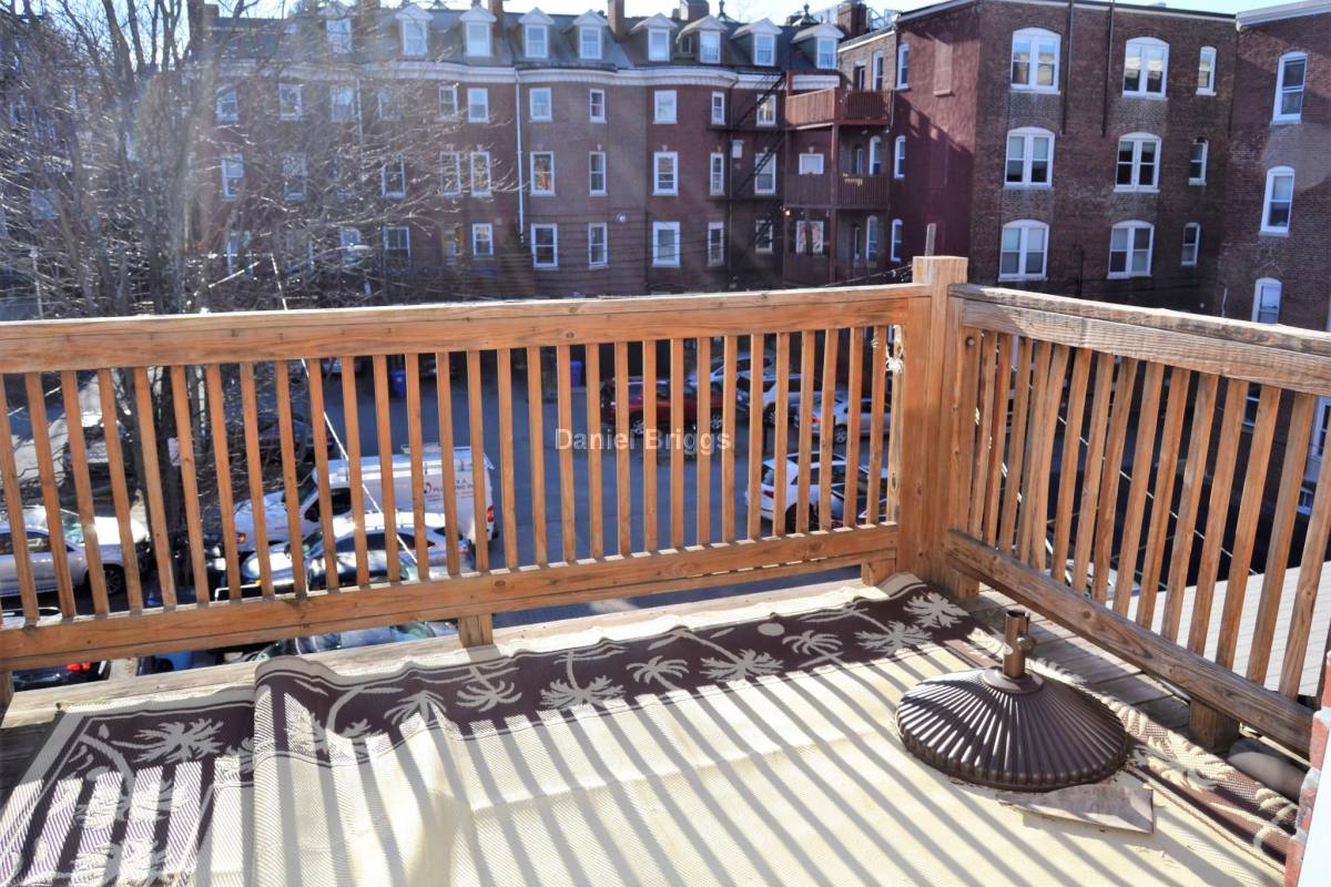 Apartment for rent at 1689 Beacon St #2, Brookline, MA 02445