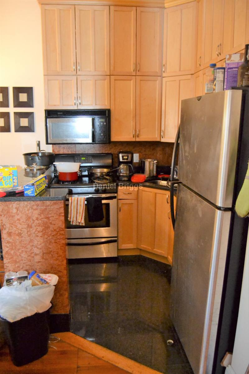 Apartment for rent at 1689 Beacon St #2, Brookline, MA 02445