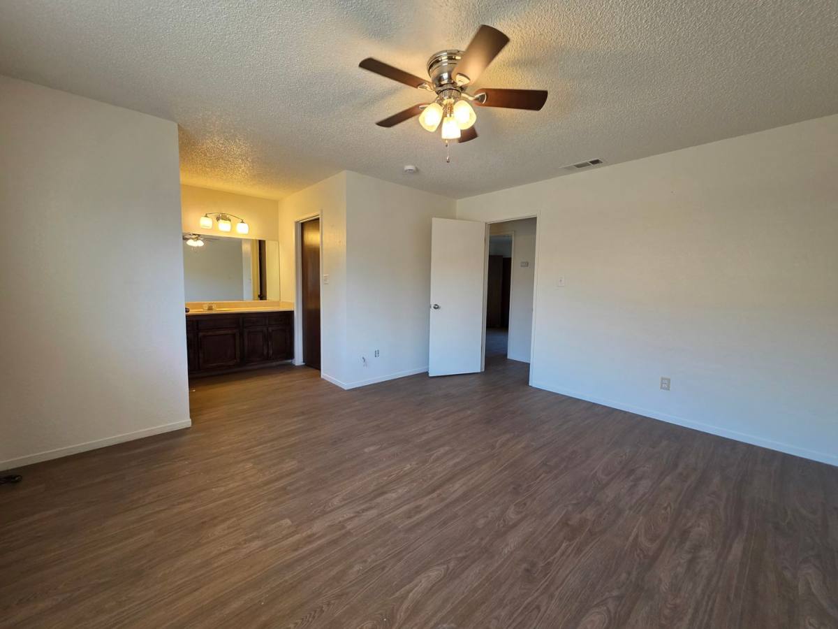 Apartment for rent at 1723, 1725 E Vassar Dr, Visalia, CA 93292