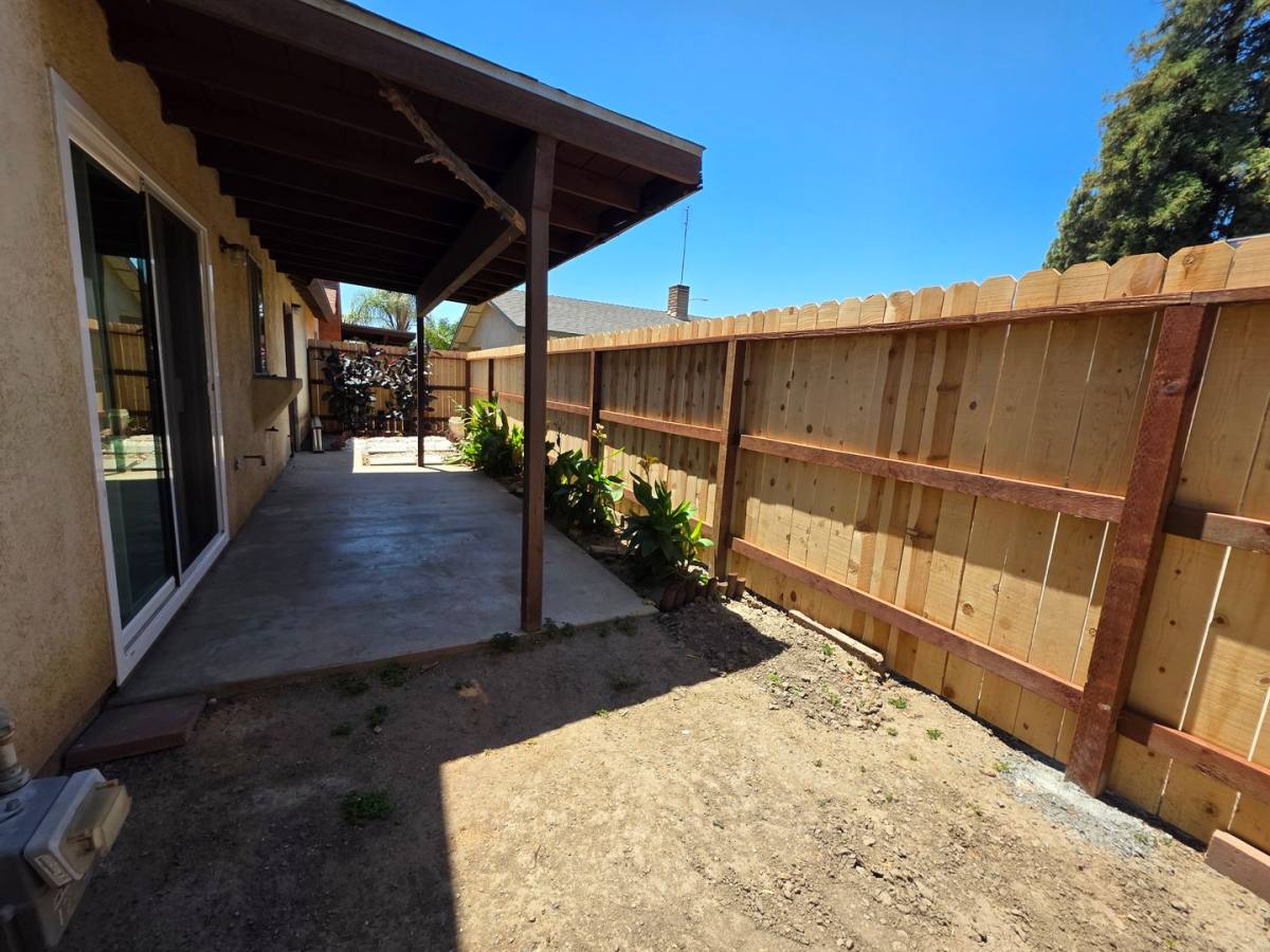 Apartment for rent at 1723, 1725 E Vassar Dr, Visalia, CA 93292