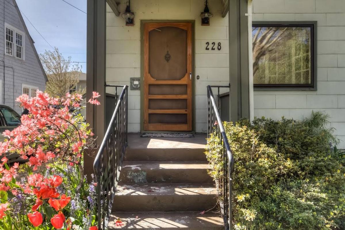 Apartment for rent at 228 NW 11th St, Corvallis, OR 97330