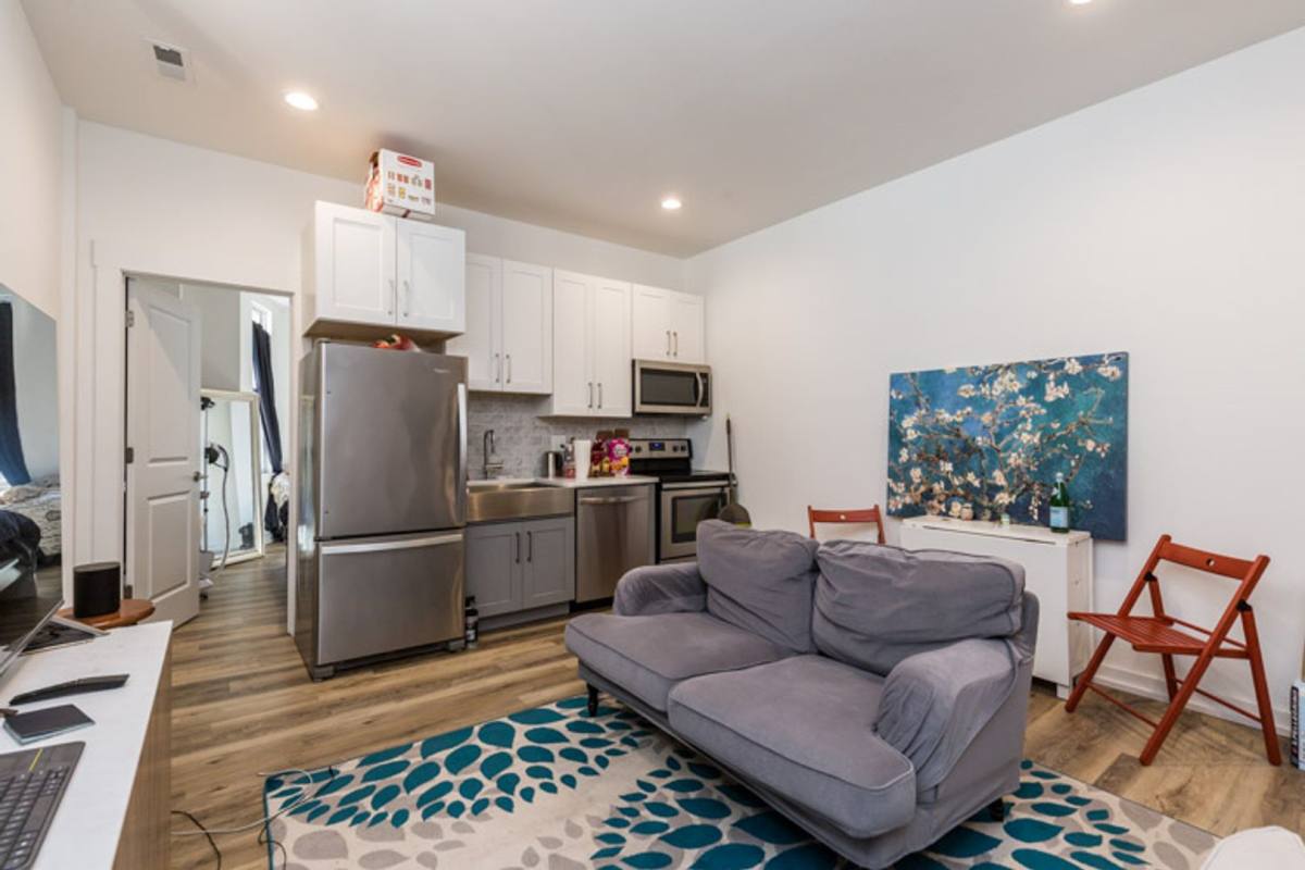 Townhouse for rent at 331 S 12th St, Philadelphia, PA 19107