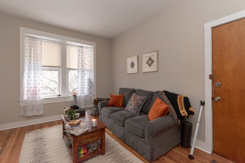 Apartment for rent at 949 Hoyne #5, Chicago, IL 60622