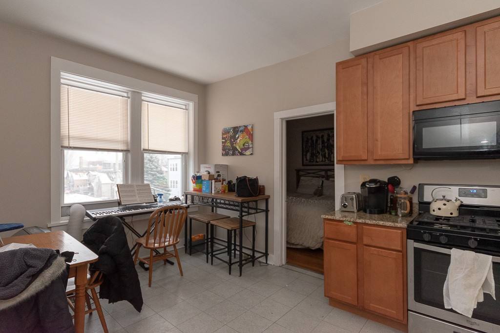 Apartment for rent at 949 Hoyne #5, Chicago, IL 60622