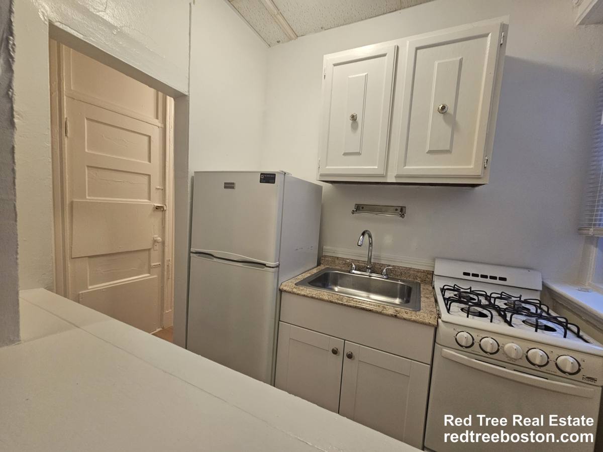 Apartment for rent at 24 Phillips St #5, Boston, MA 02114