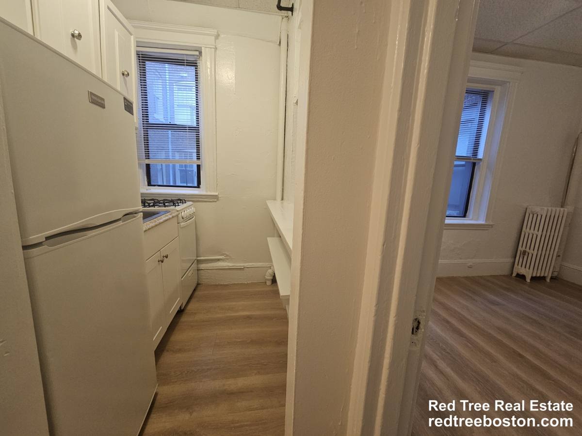 Apartment for rent at 24 Phillips St #5, Boston, MA 02114