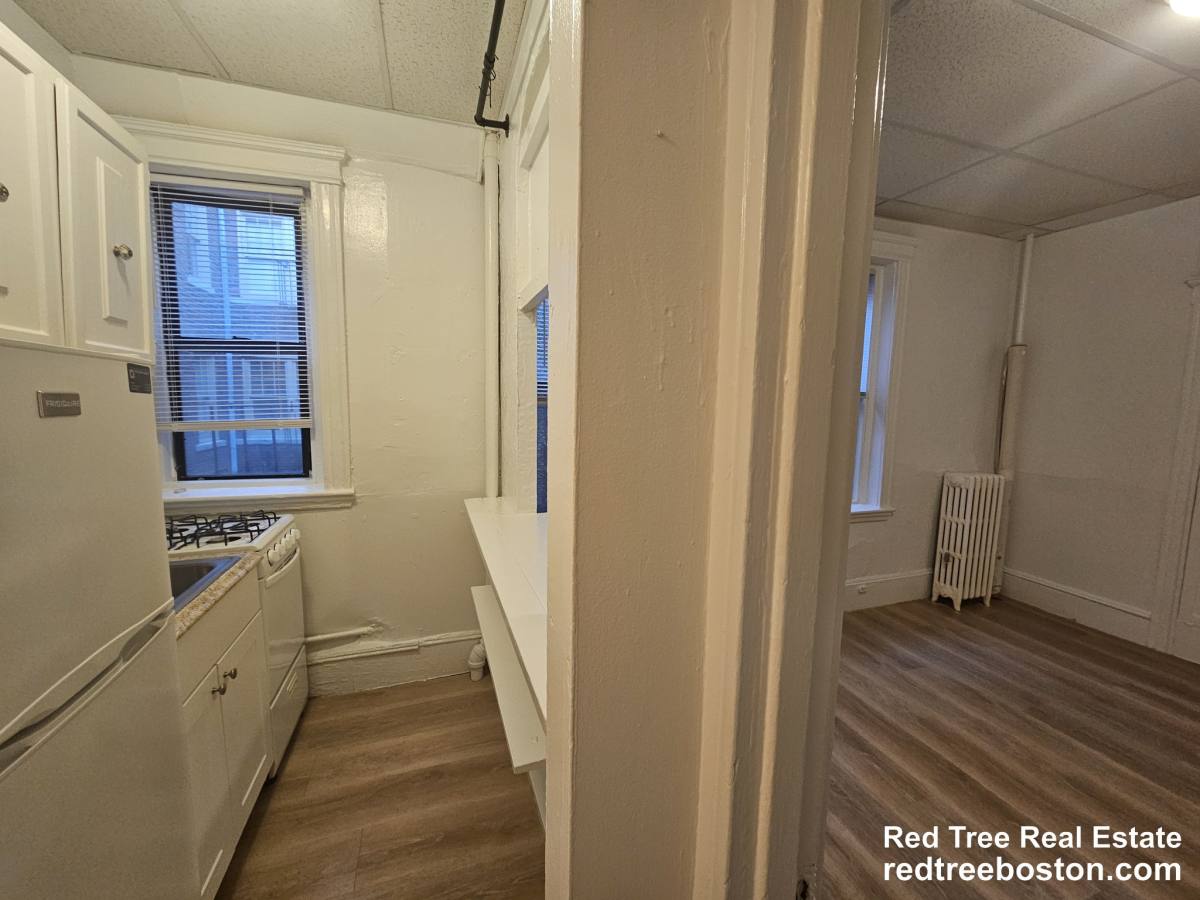 Apartment for rent at 24 Phillips St #5, Boston, MA 02114