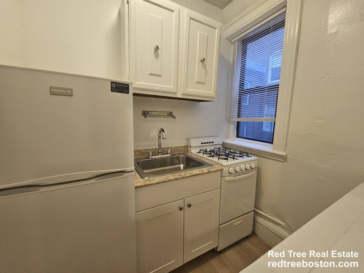 Apartment for rent at 24 Phillips St #5, Boston, MA 02114