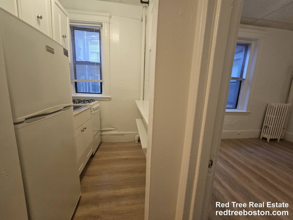 Apartment for rent at 24 Phillips St #5, Boston, MA 02114