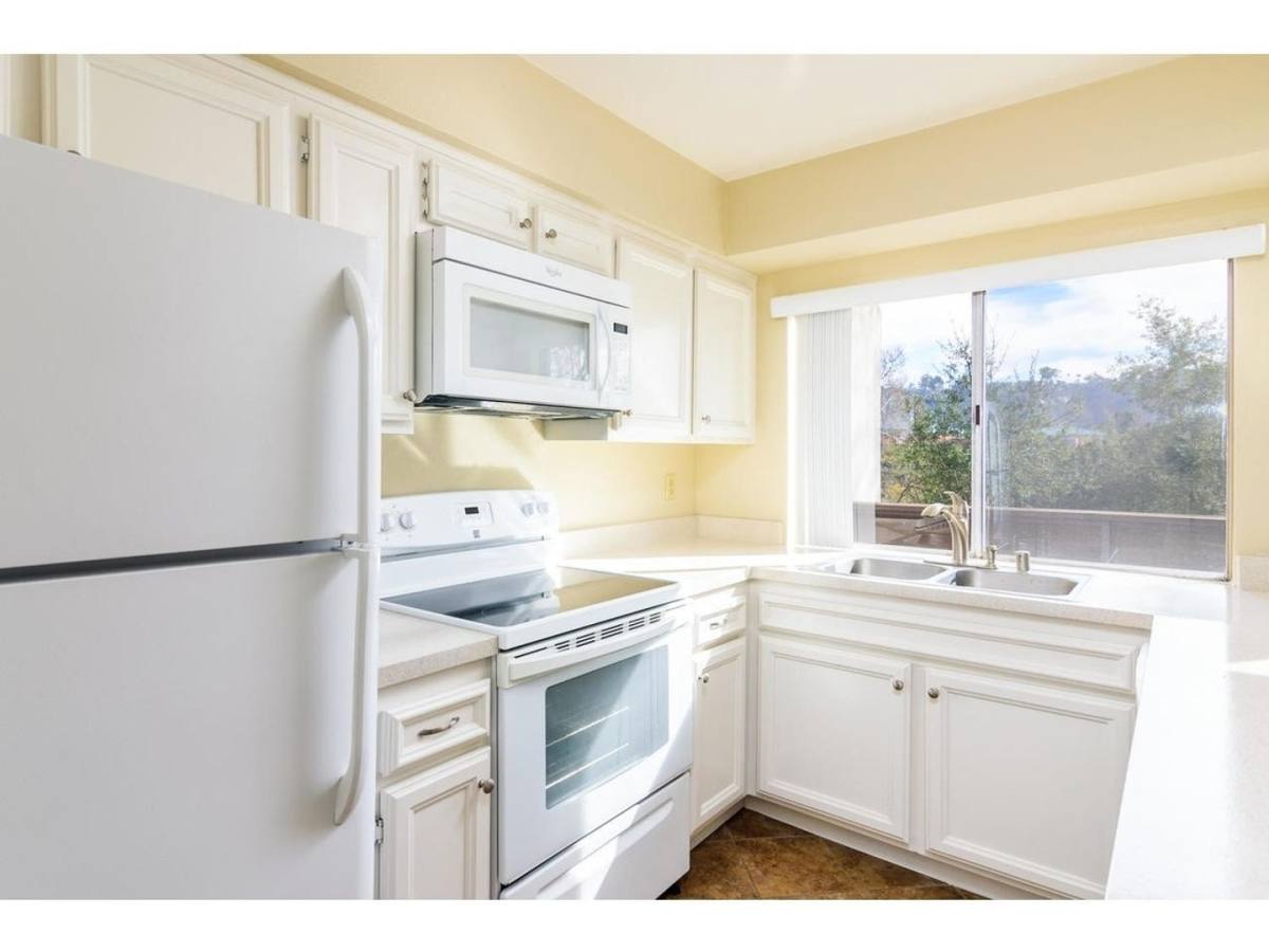Apartment for rent at 8039 Caminito De Pizza, San Diego, CA 92108