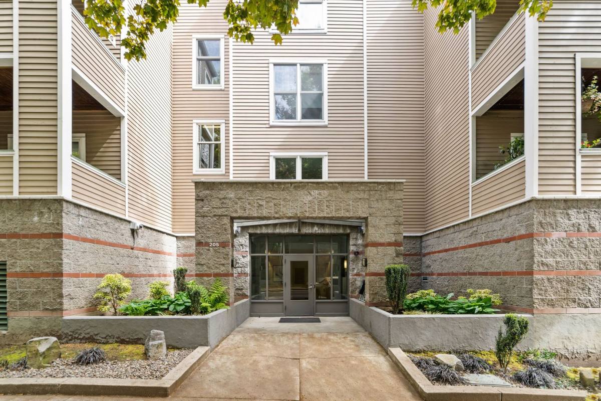 Condo for rent at 205 SW Montgomery St, Portland, OR 97201