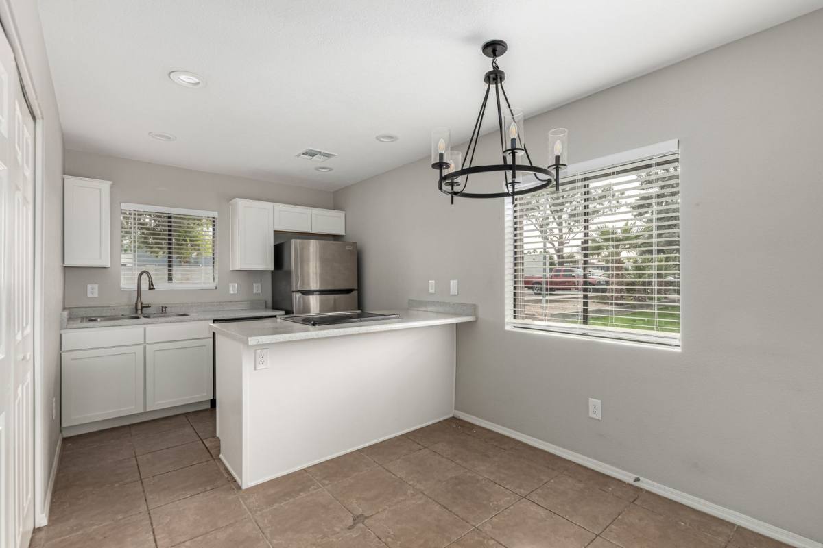 Townhouse for rent at 286 W Palomino Dr, Chandler, AZ 85225