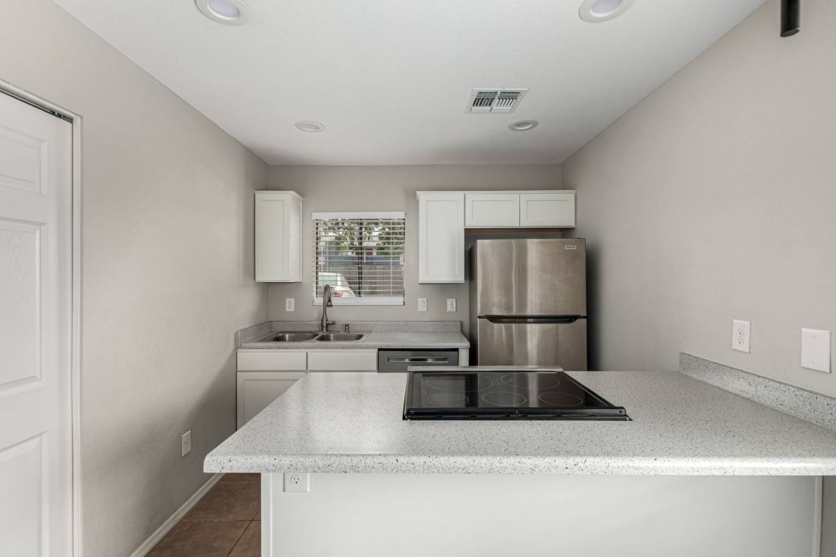 Townhouse for rent at 286 W Palomino Dr, Chandler, AZ 85225