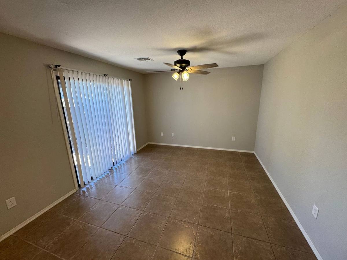 Townhouse for rent at 286 W Palomino Dr, Chandler, AZ 85225