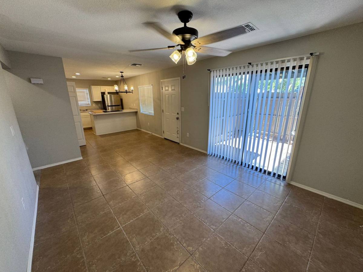 Townhouse for rent at 286 W Palomino Dr, Chandler, AZ 85225