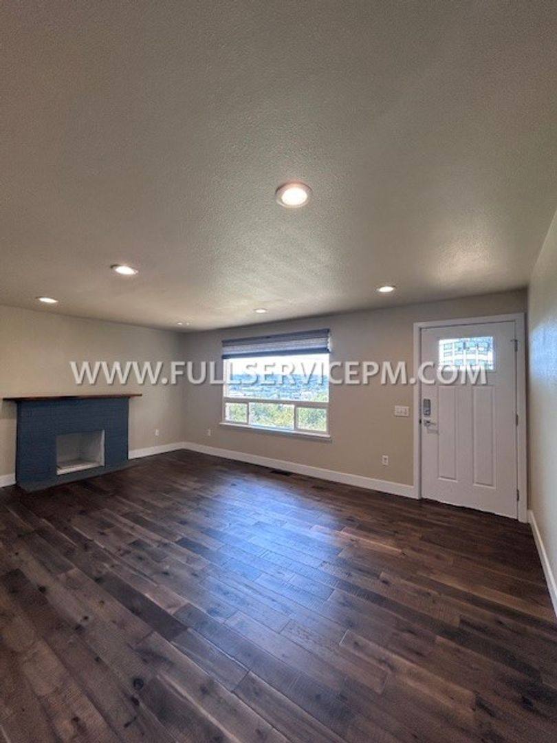 House for rent at 7412 Military Rd S, Seattle, WA 98108